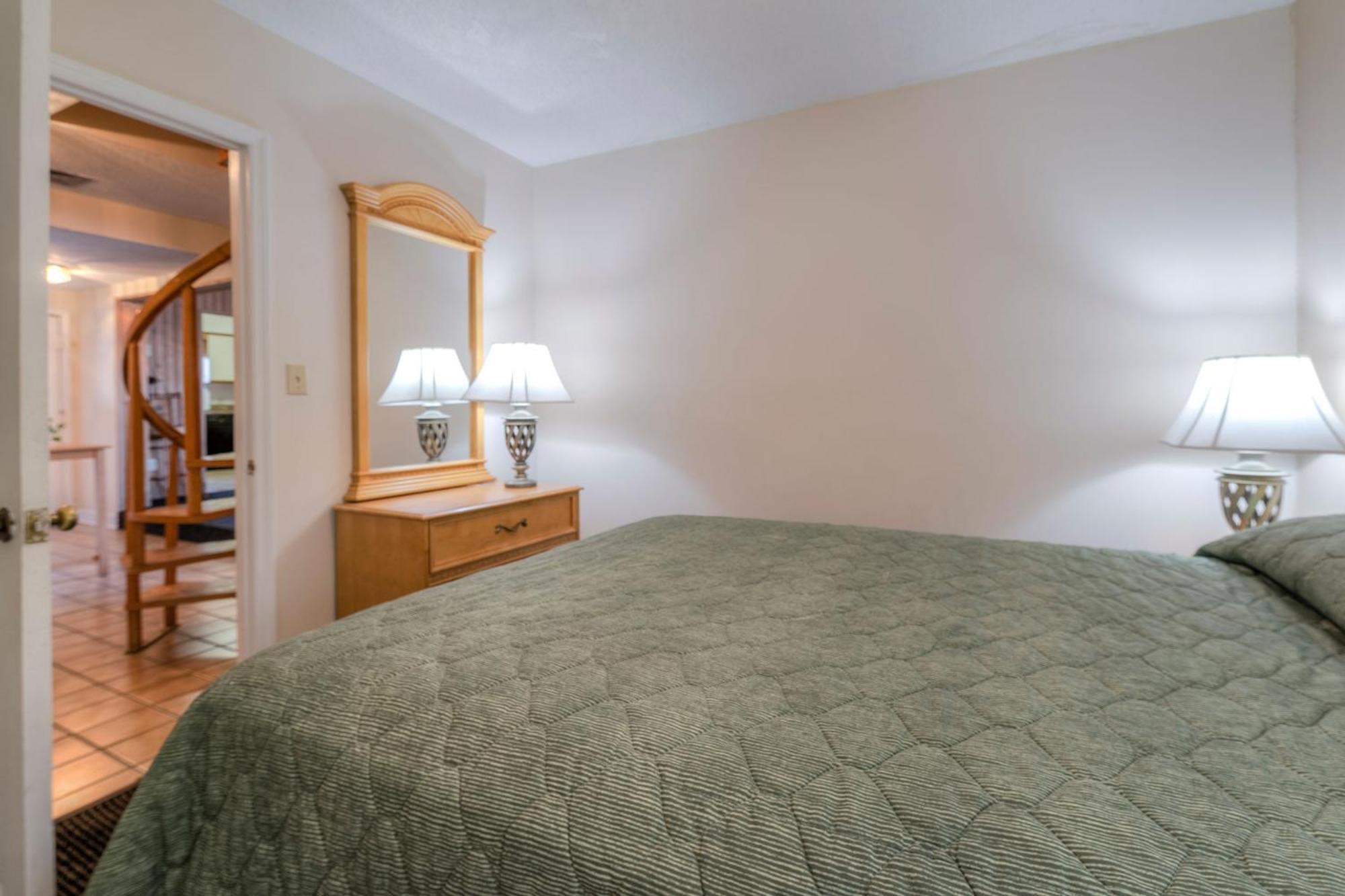 Kingfisher Inn Garden City Экстерьер фото